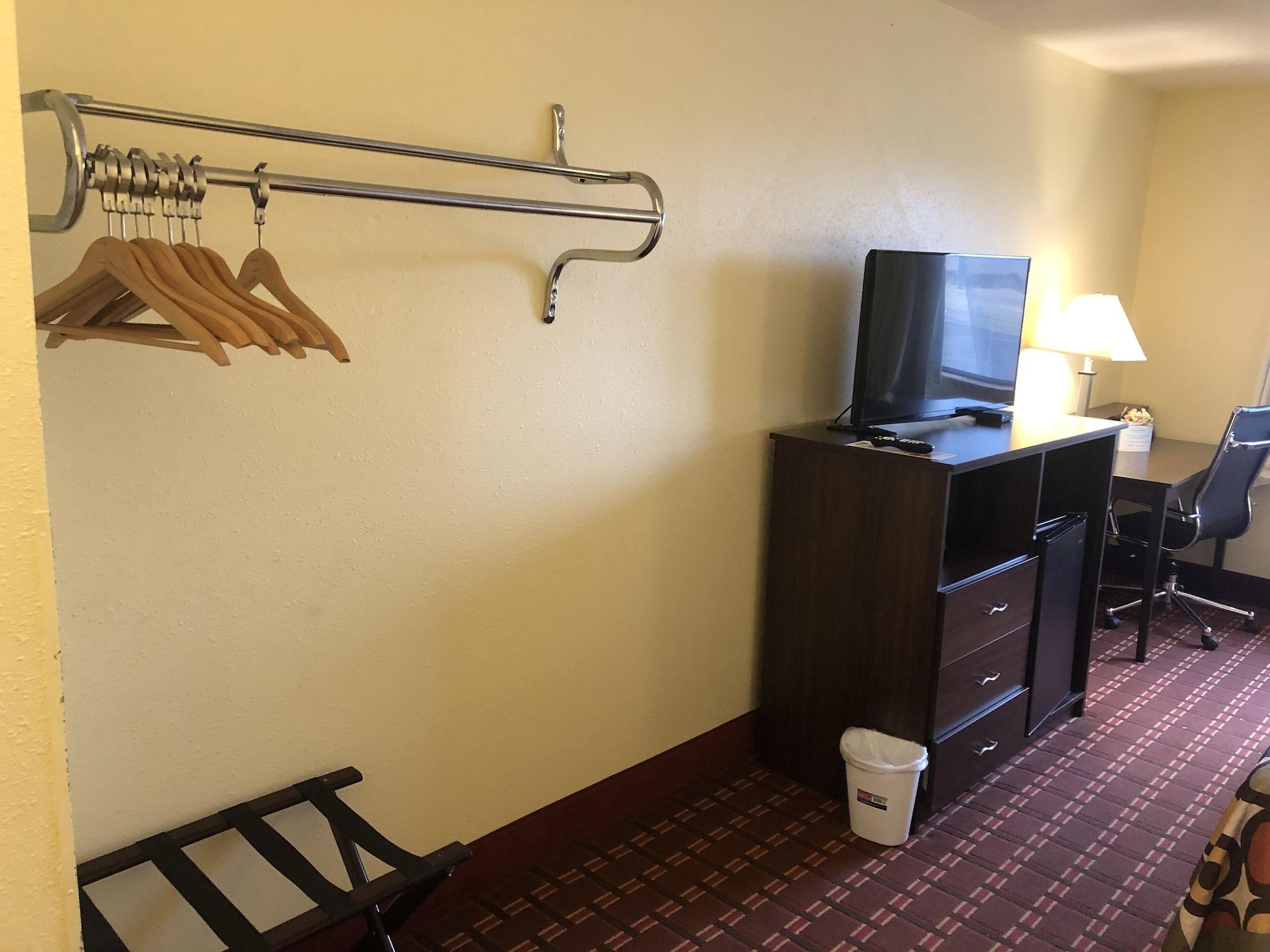 Super 8 By Wyndham Plover Stevens Point Area المظهر الخارجي الصورة