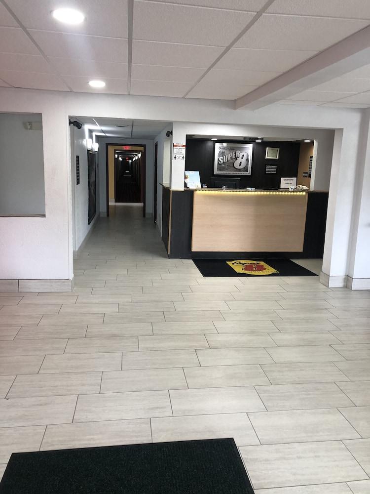 Super 8 By Wyndham Plover Stevens Point Area المظهر الخارجي الصورة