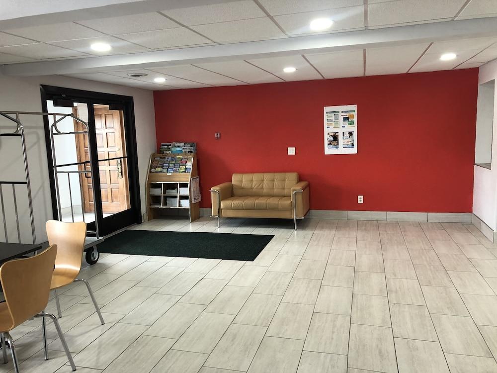 Super 8 By Wyndham Plover Stevens Point Area المظهر الخارجي الصورة