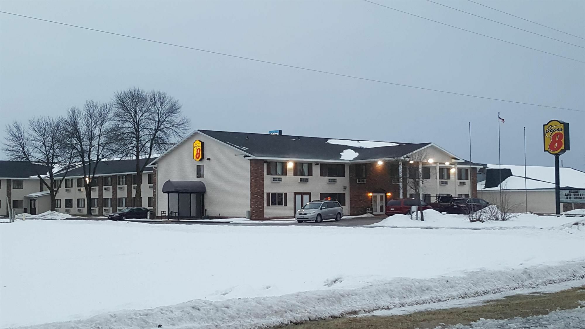 Super 8 By Wyndham Plover Stevens Point Area المظهر الخارجي الصورة
