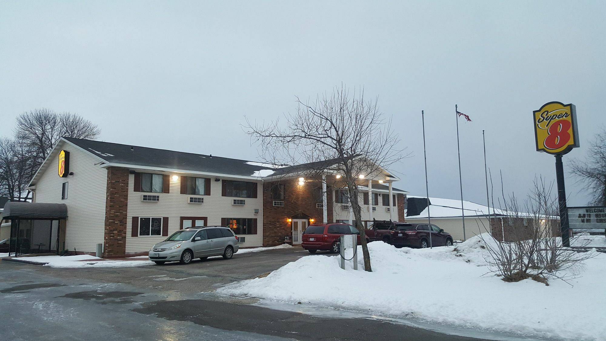 Super 8 By Wyndham Plover Stevens Point Area المظهر الخارجي الصورة